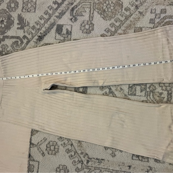 Two-Piece Luxurious Loungewear Set Pullover Top & Wide Leg Pants Size Small - Picture 5 of 7